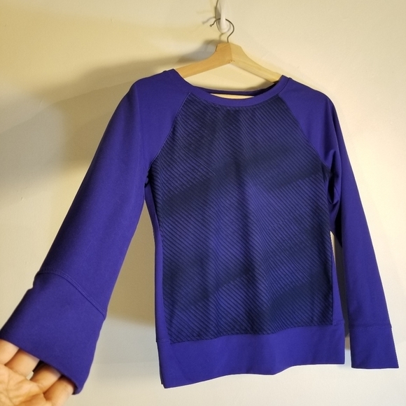 UNDER ARMOUR ColdGear Raglan Scuba Sweatshirt Blue Abstract Women Sz XS Athletic - Picture 3 of 11